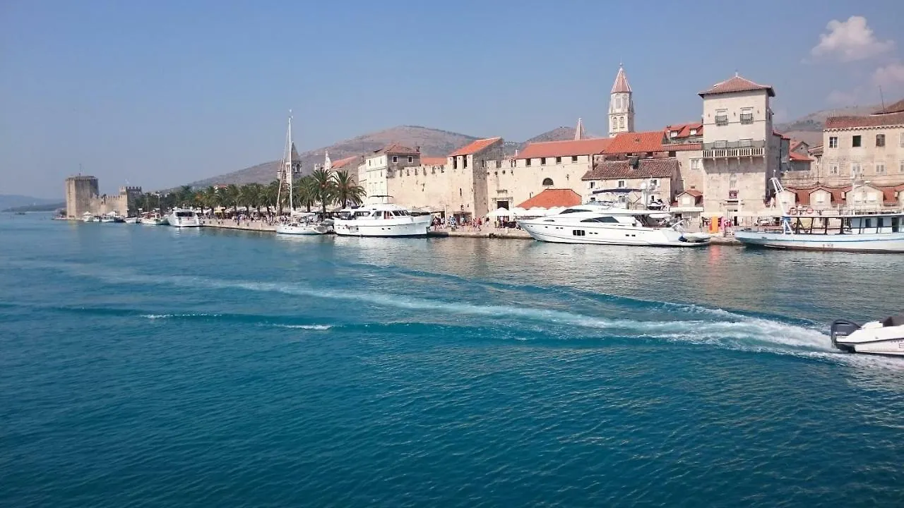 Villa Limun Trogir 0*,  Croatia